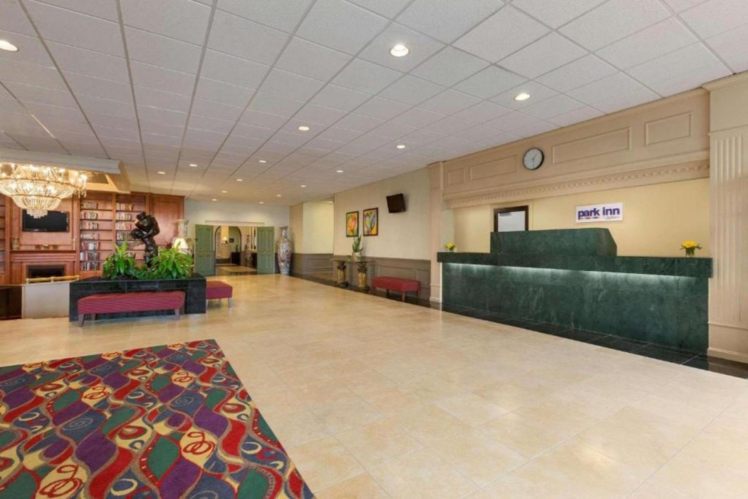Park Inn by Radisson Sharon, PA 7/51
