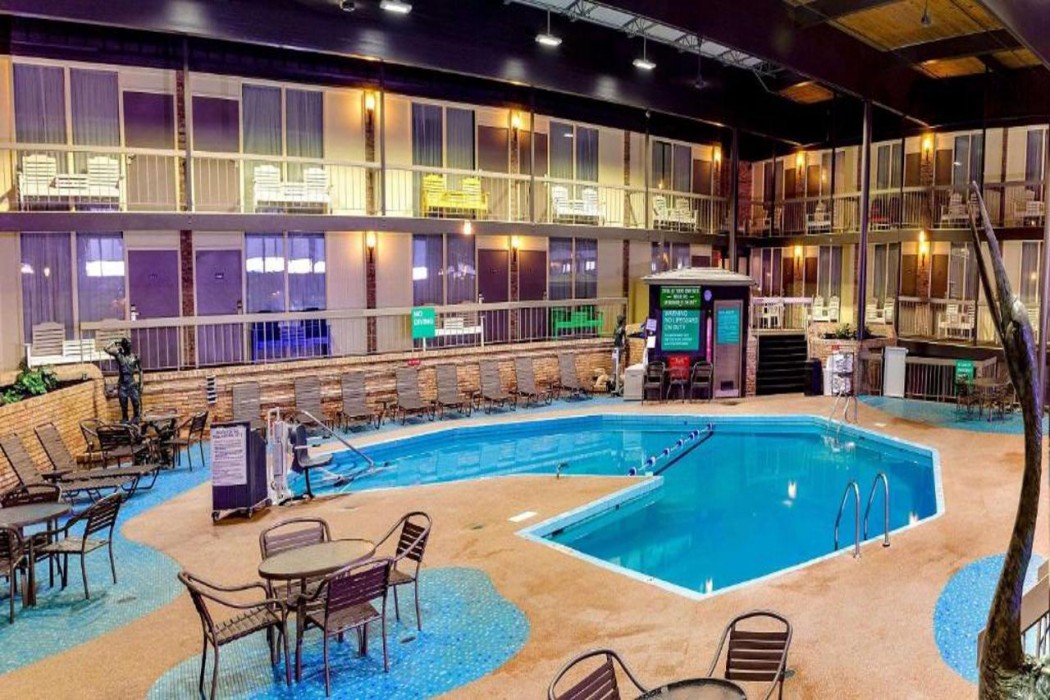 Park Inn by Radisson Sharon, PA 24/51