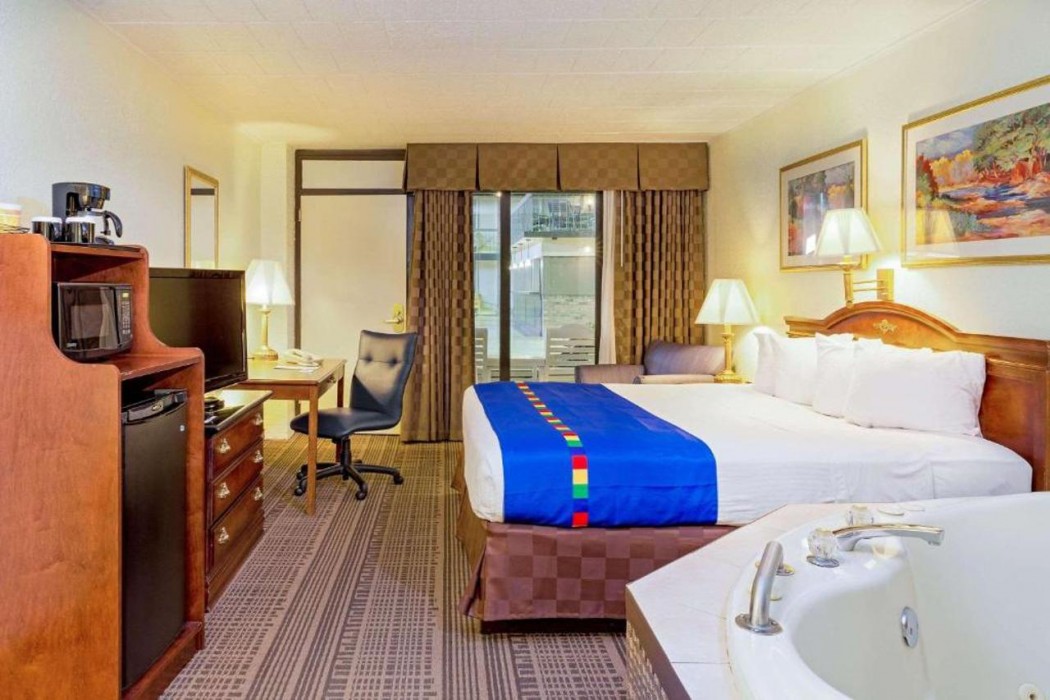 Park Inn by Radisson Sharon, PA 10/51