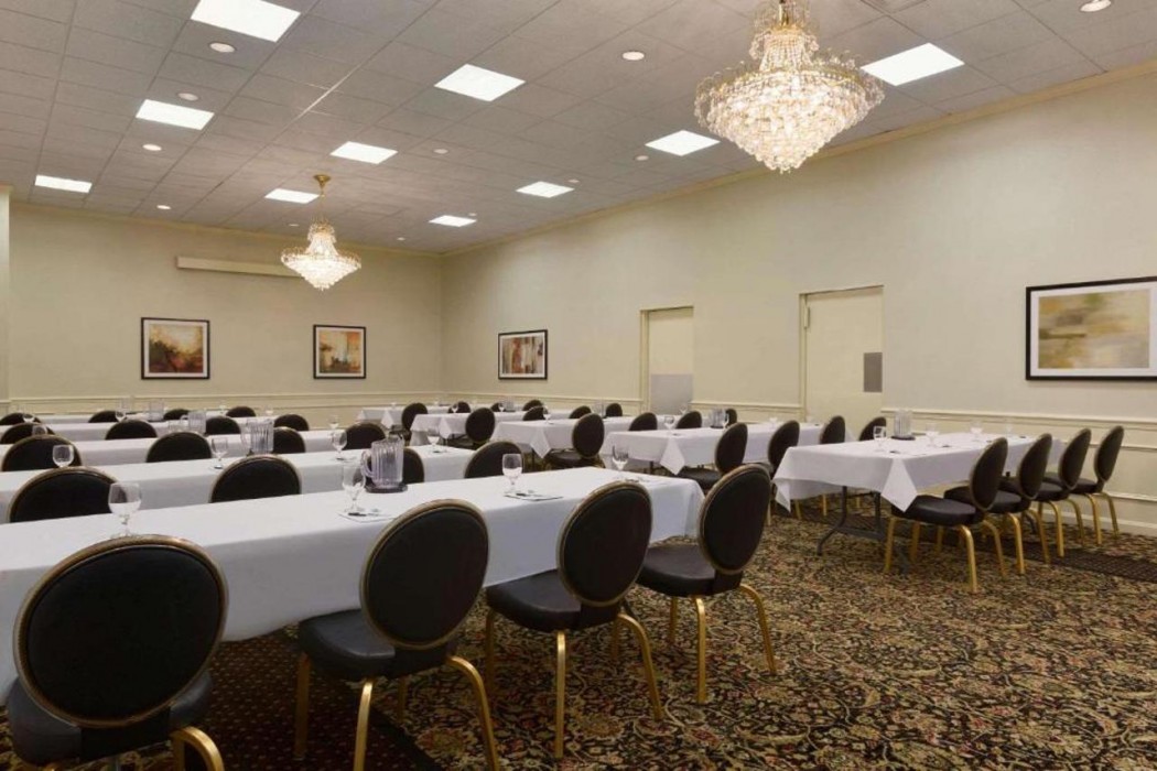 Park Inn by Radisson Sharon, PA 18/51