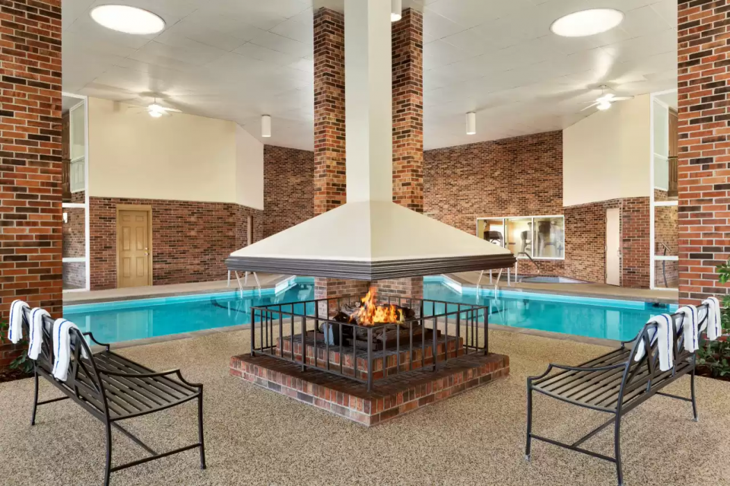 Country Inn and Suites By Radisson Woodbury MN 16/30