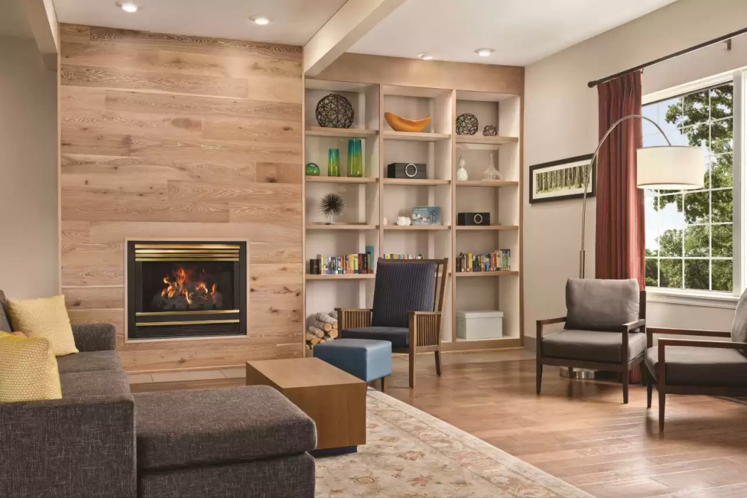 Country Inn and Suites By Radisson Woodbury MN 4/30