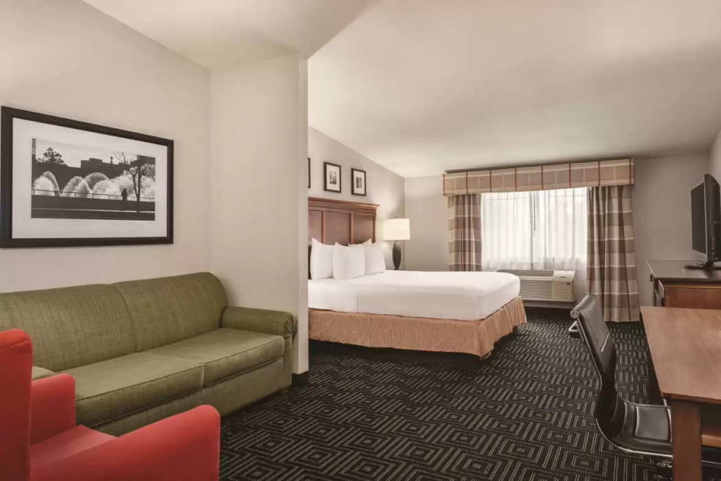 Country Inn and Suites By Radisson Woodbury MN 9/30