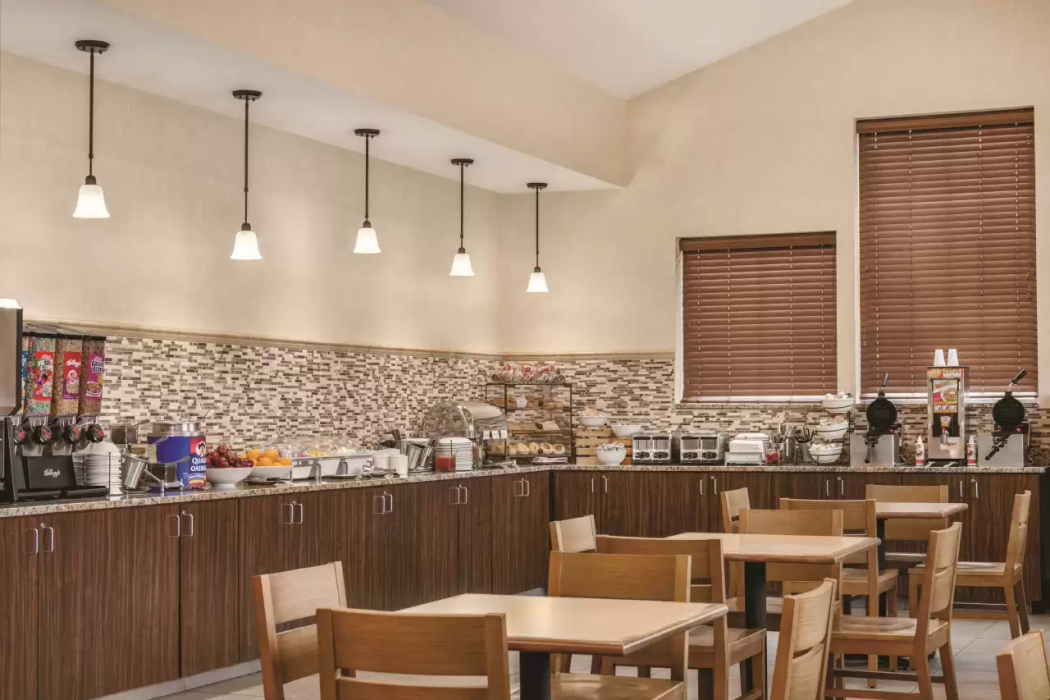 Country Inn and Suites By Radisson Woodbury MN 12/30