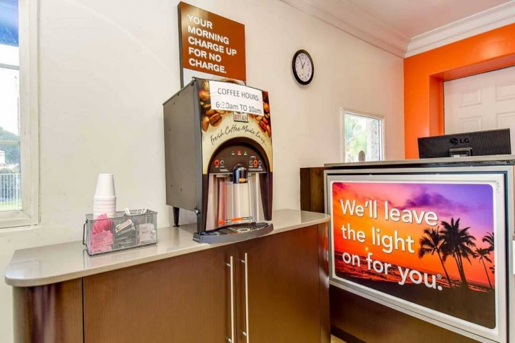 Motel6 Garden Grove, CA 20/40