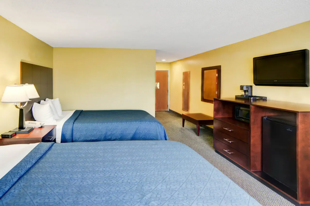 Quality Inn & Suites Grand Prairie 10/27
