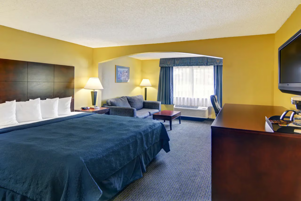 Quality Inn & Suites Grand Prairie 9/27