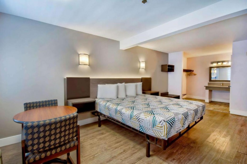 Motel6 Inglewood, CA 17/54