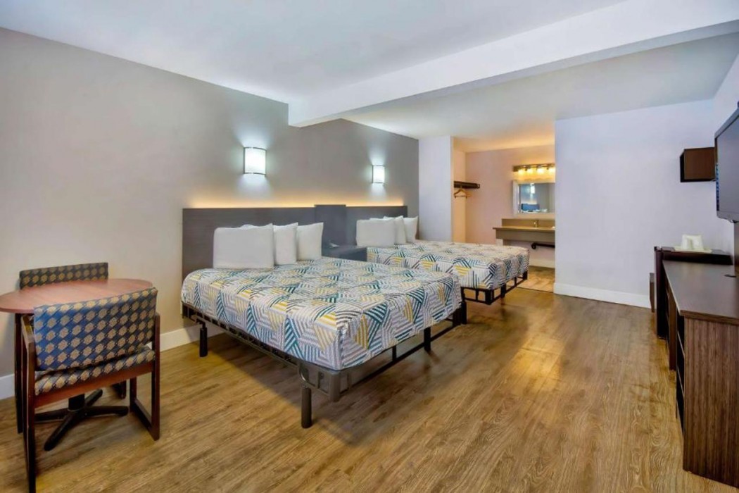 Motel6 Inglewood, CA 23/54