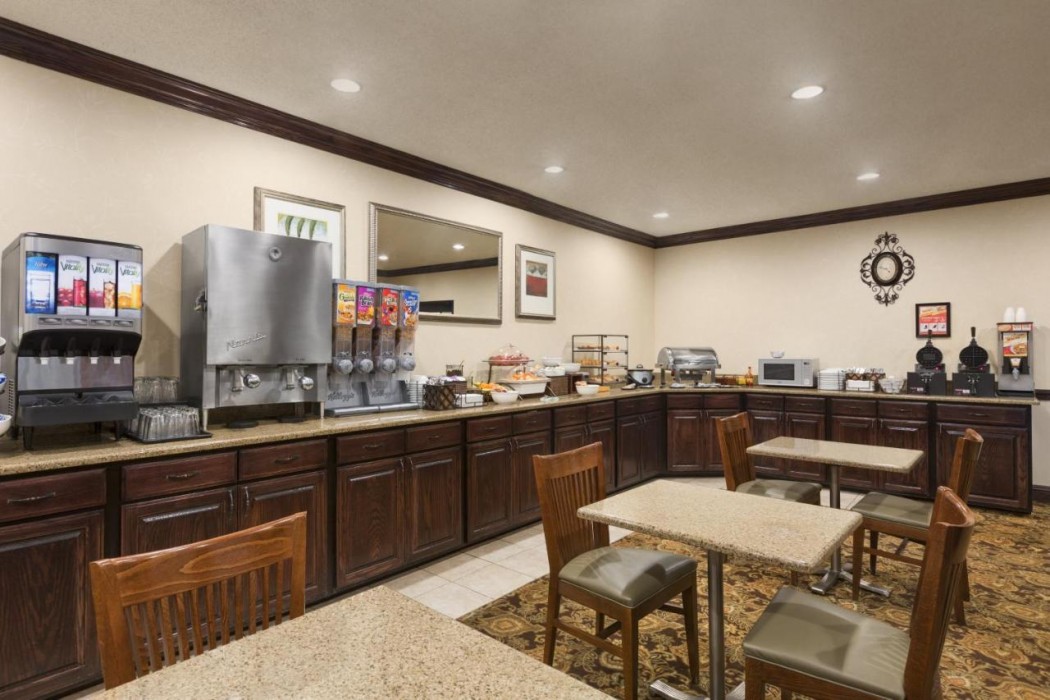Country Inn & Suites by Radisson, Asheville - Outlet Mall 18/36