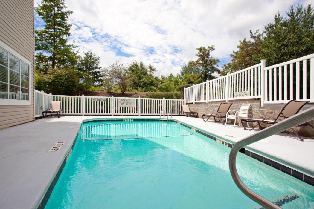 Country Inn & Suites by Radisson, Asheville - Outlet Mall 24/36