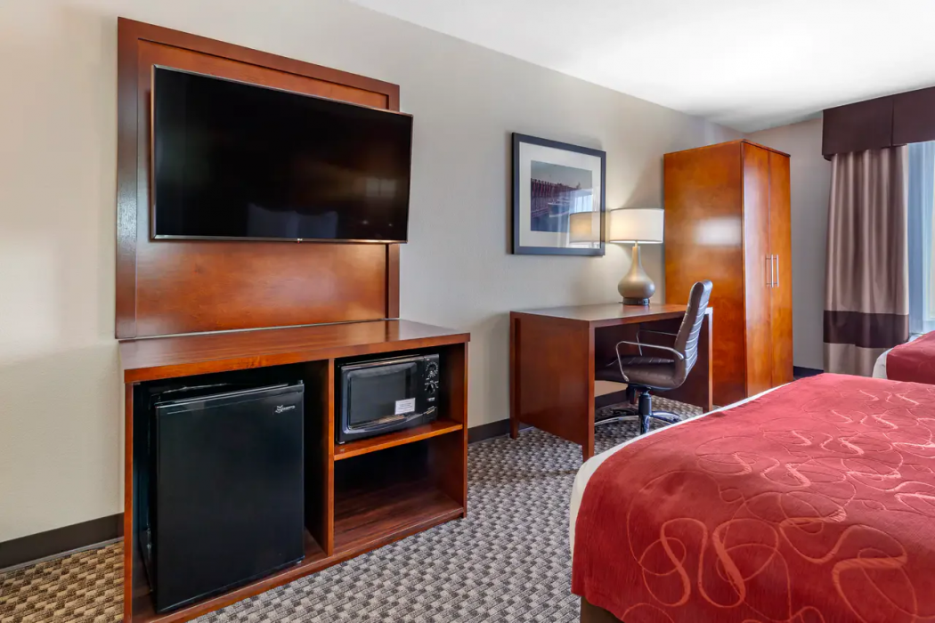 Comfort Suites Escanaba West 16/34