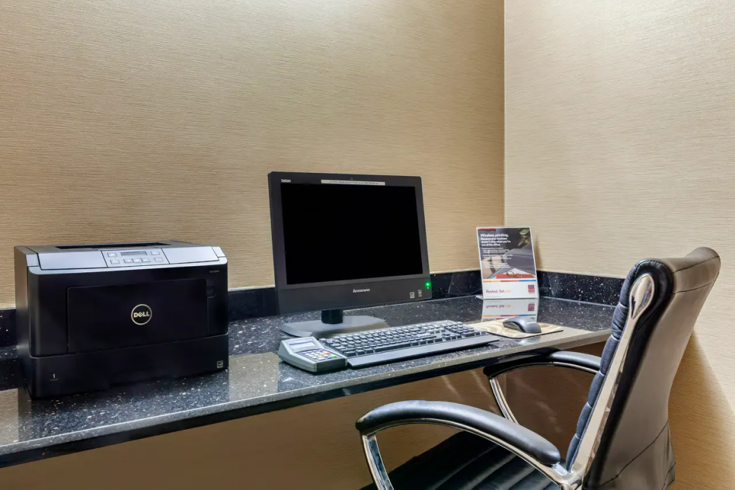 Comfort Suites Escanaba West 20/34