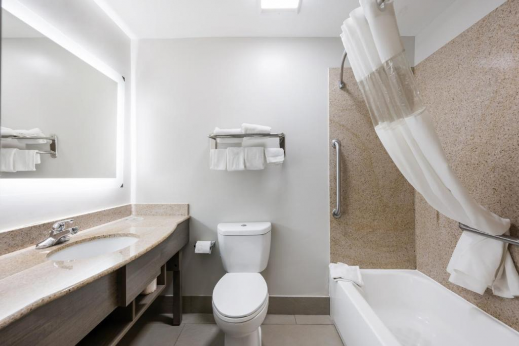 Red Roof Inn PLUS & Suites Birmingham - Bessemer 16/29