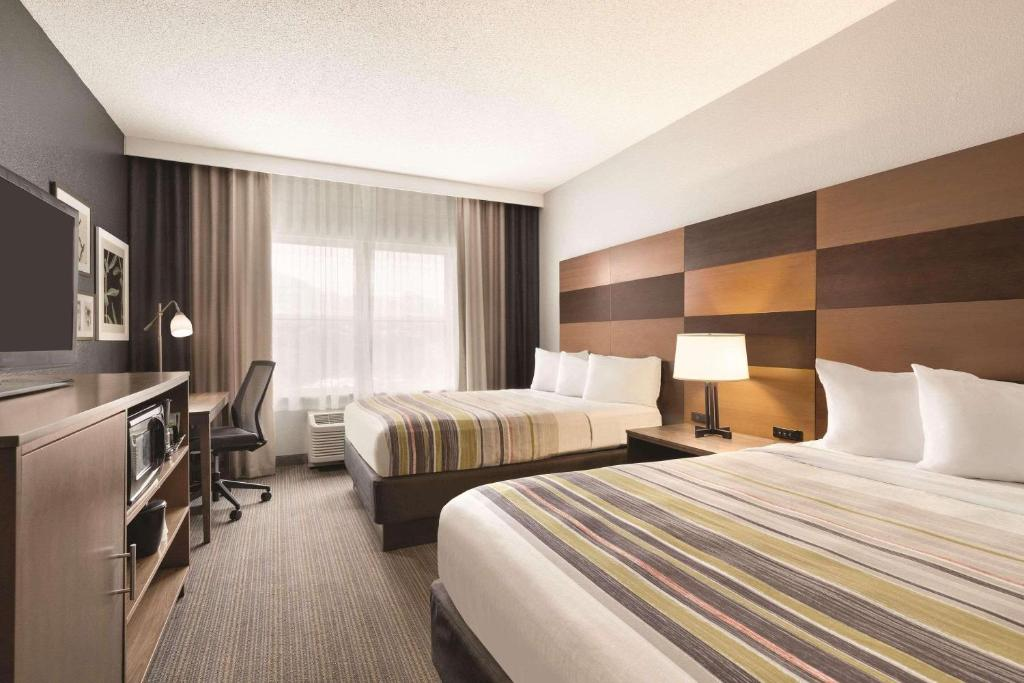 Country Inn & Suites by Radisson, Boone, NC 4/18