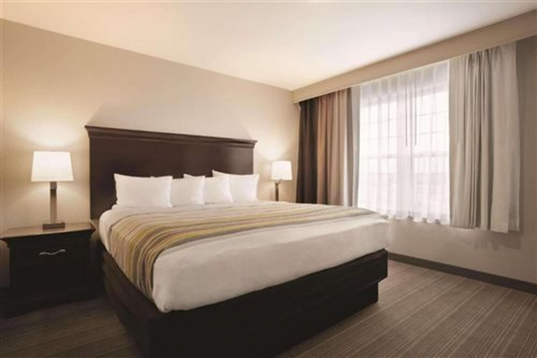 Country Inn & Suites By Radisson, Bowling Green, KY 4/12