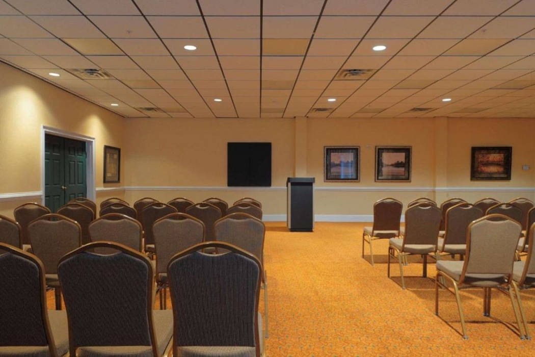 Spark by Hilton Orangeburg 17/27