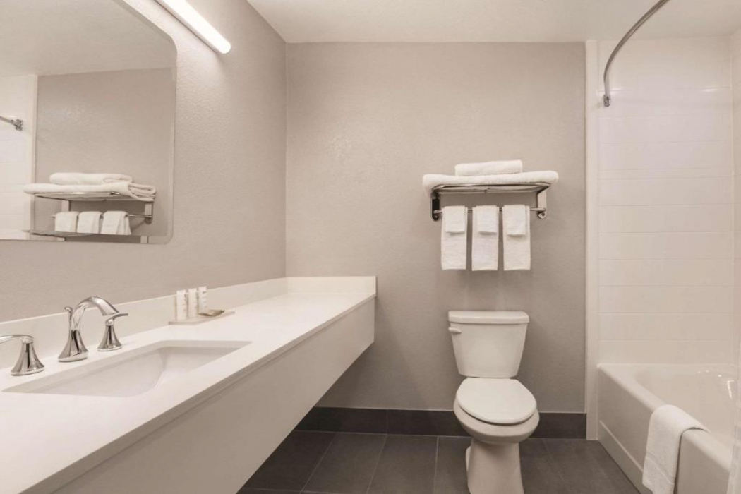 Country Inn & Suites by Radisson, Panama City, FL 10/20