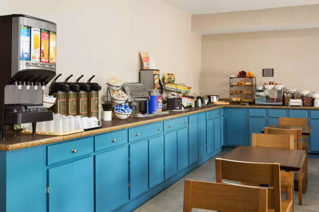 Country Inn & Suites by Radisson, Jackson-Airport, MS 15/16