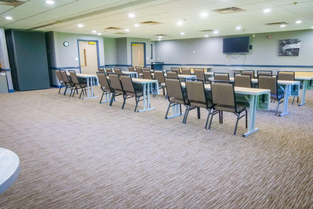 Country Inn & Suites by Radisson, Burlington (Elon), NC 8/19