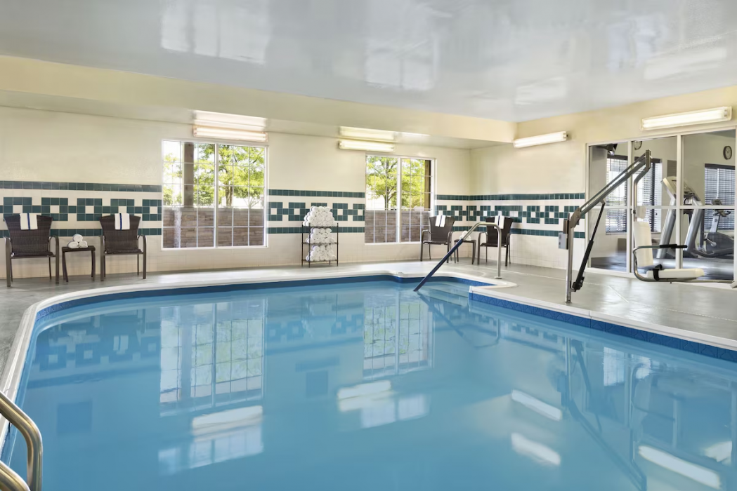 Country Inn & Suites by Radisson, Romeoville - Bolingbrook 5/7