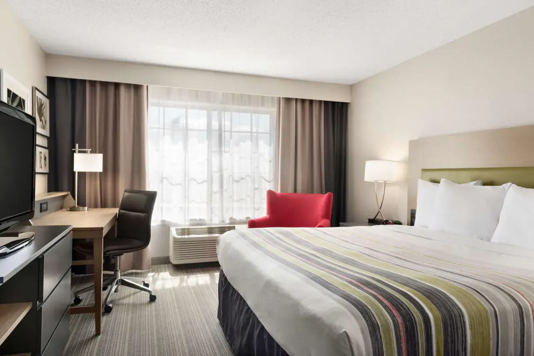 Country Inn & Suites by Radisson, Romeoville - Bolingbrook 1/7