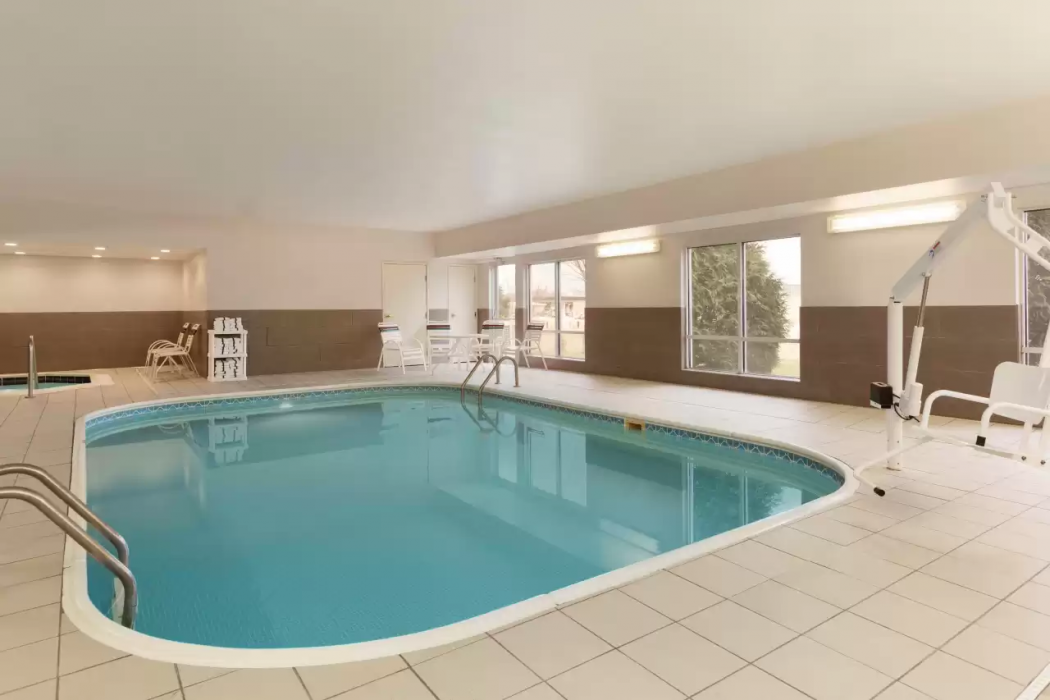 Country Inn & Suites by Radisson, Rochester, MN 10/13