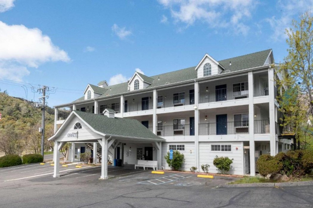 Quality Inn Yosemite Valley Gateway 3/39