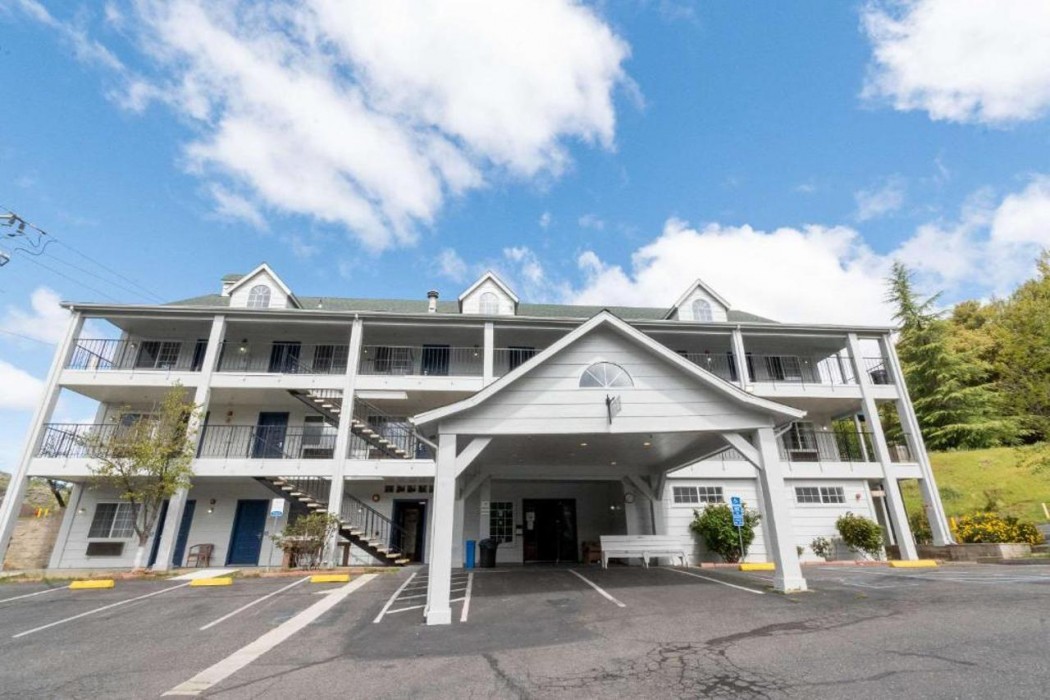 Quality Inn Yosemite Valley Gateway 4/39