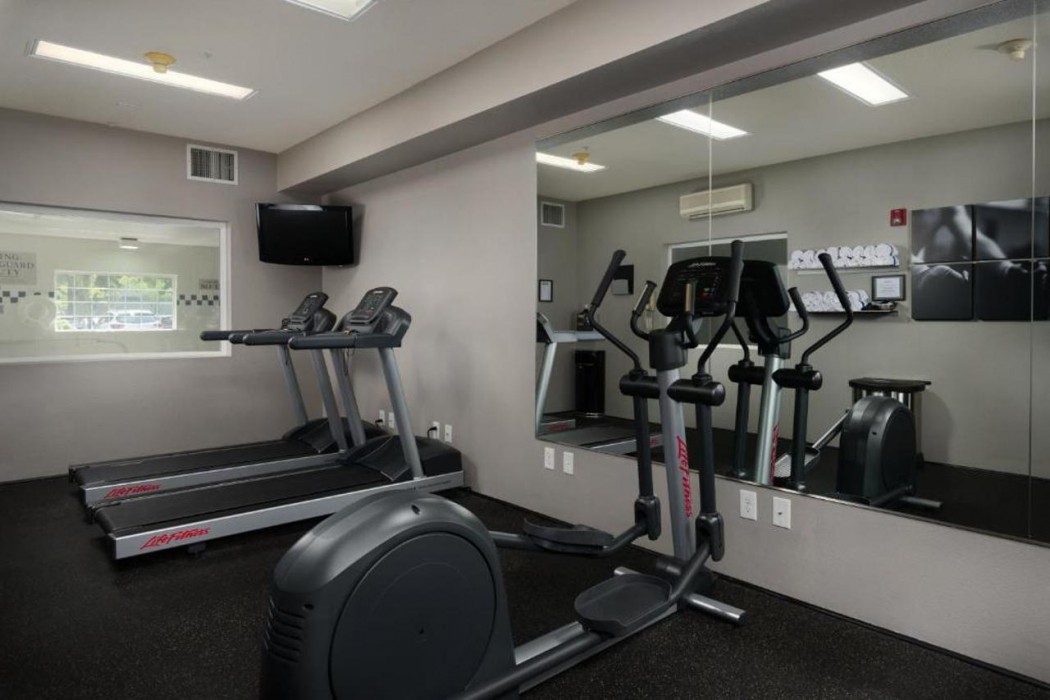 Country Inn & Suites by Radisson, Portland International Airport, OR 21/31