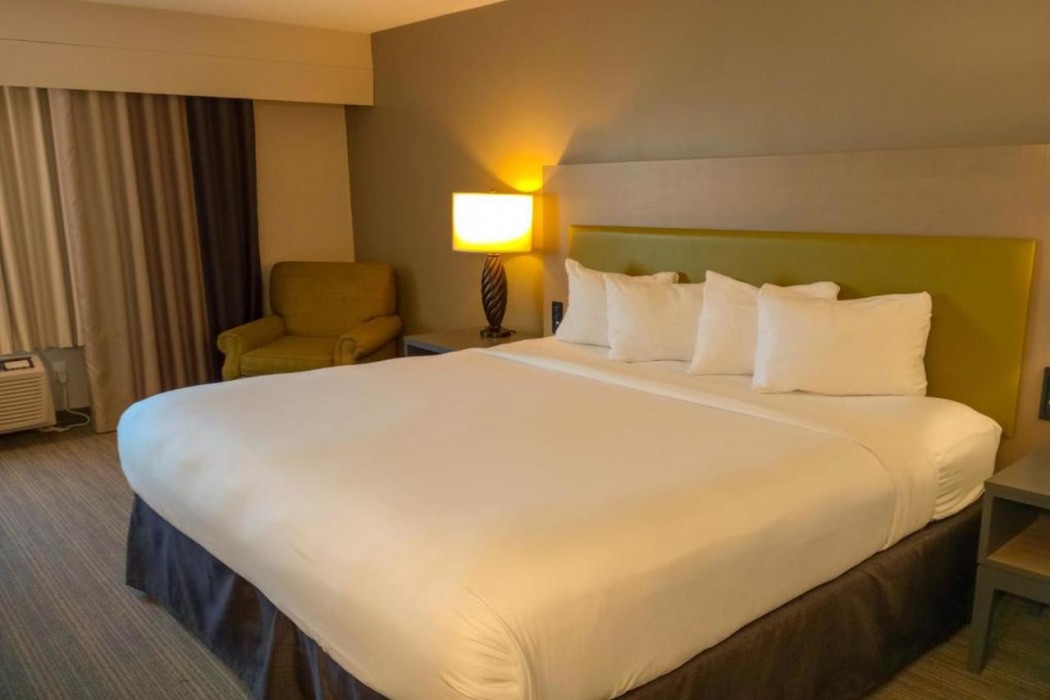 Country Inn & Suites by Radisson, Portland International Airport, OR 10/31