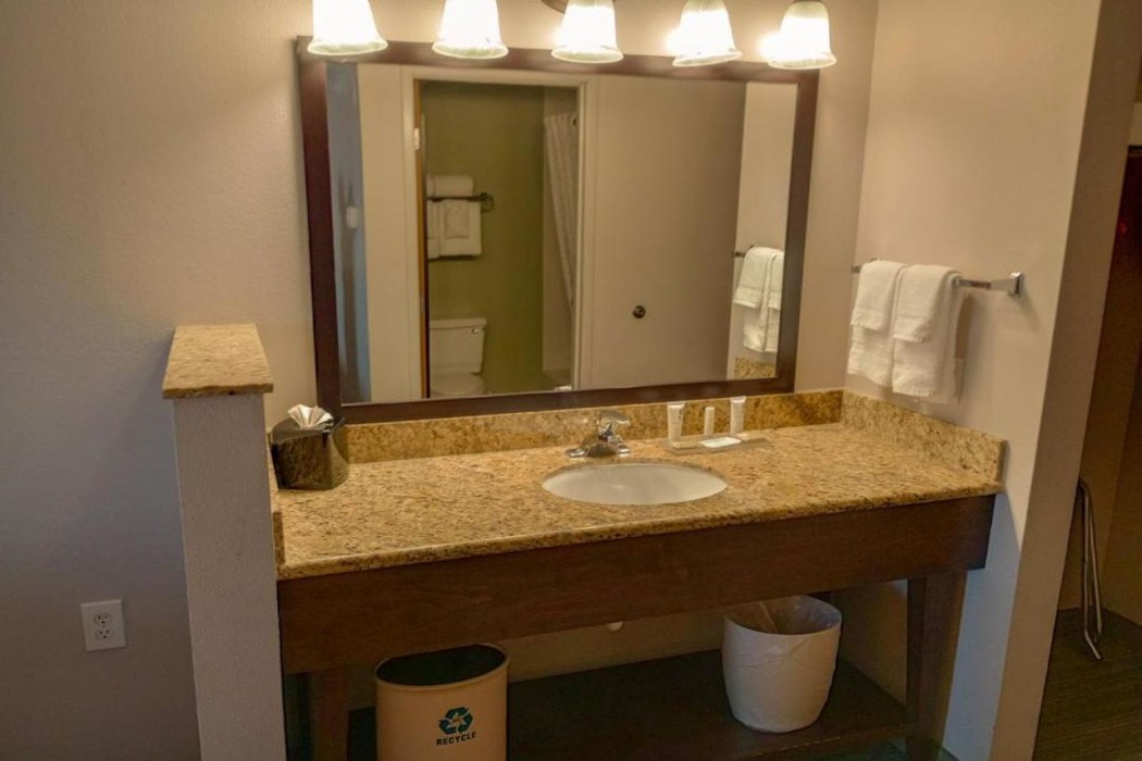 Country Inn & Suites by Radisson, Portland International Airport, OR 7/31