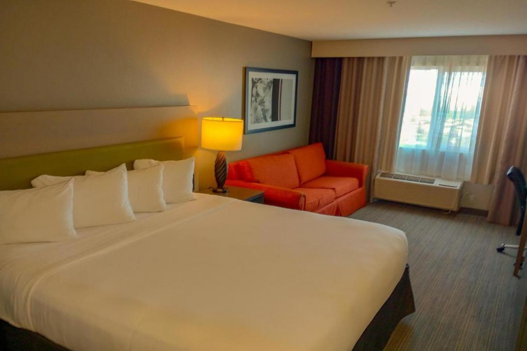 Country Inn & Suites by Radisson, Portland International Airport, OR 5/31