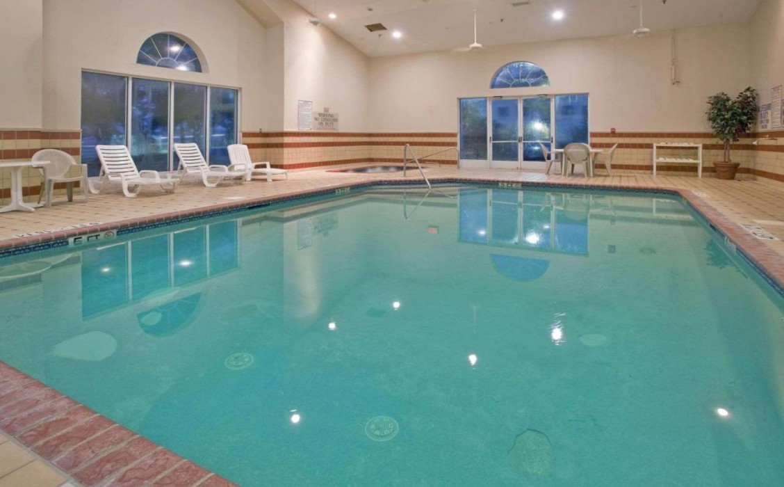 Country Inn & Suites by Radisson, Columbia, SC 20/28