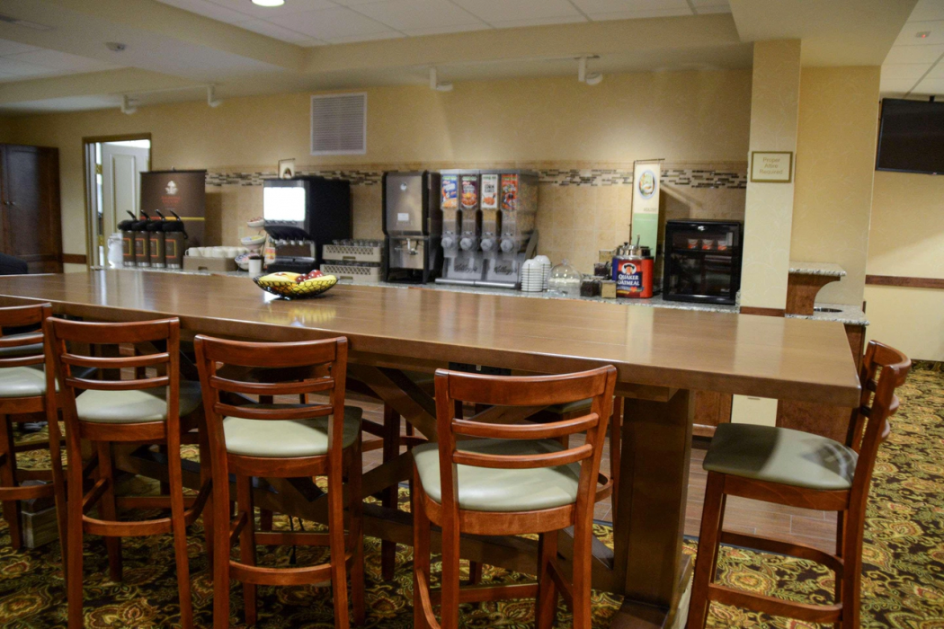 Country Inn & Suites by Radisson, Dundee, MI 10/20