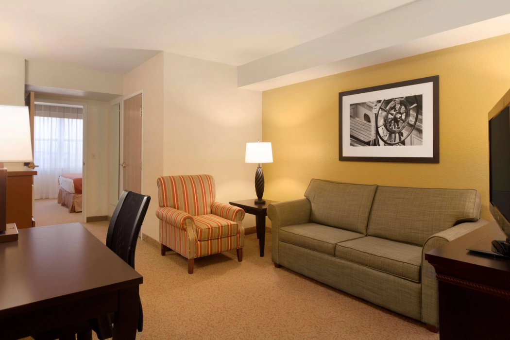 Country Inn & Suites by Radisson, Dundee, MI 5/20