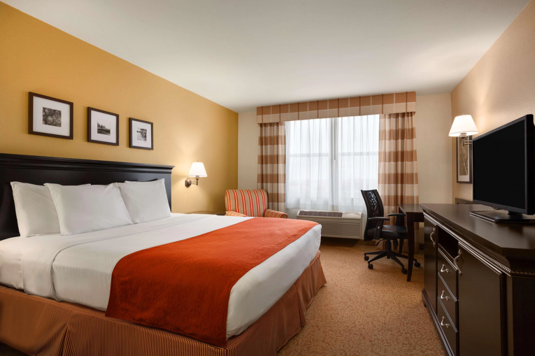 Country Inn & Suites by Radisson, Dundee, MI 7/20