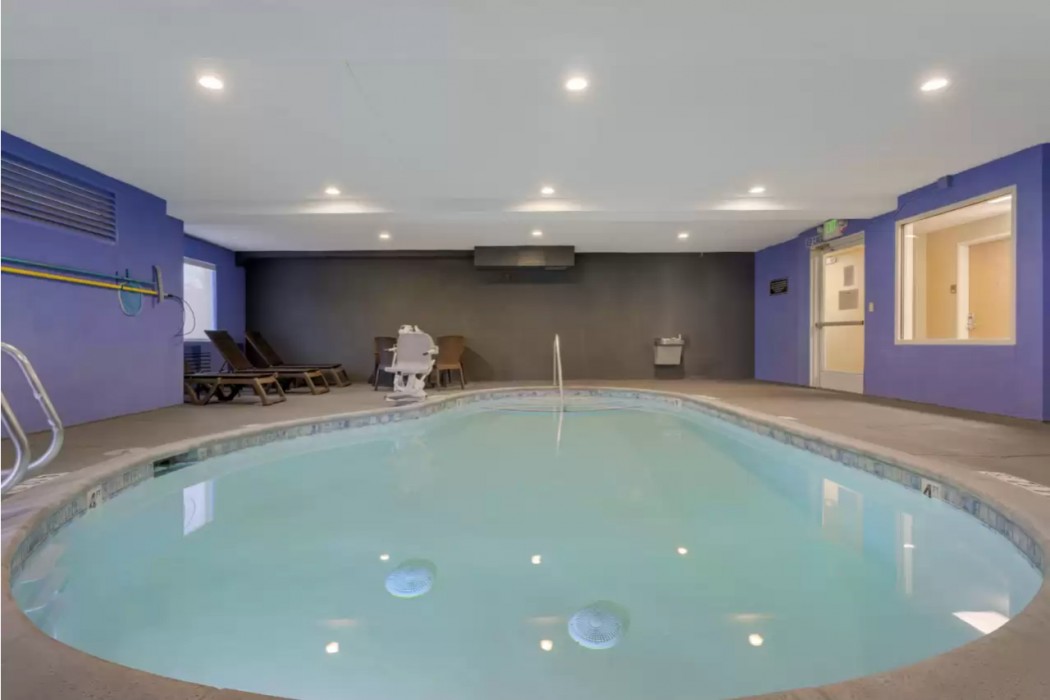 Comfort Suites Marysville Yuba City 24/35