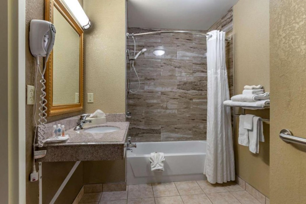 Comfort Suites Grand Rapids South 6/30
