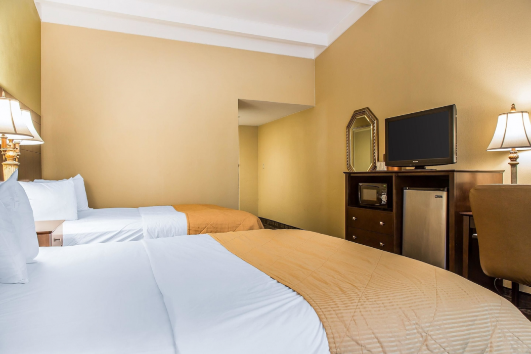 Hamden Hotel & Suites 12/26