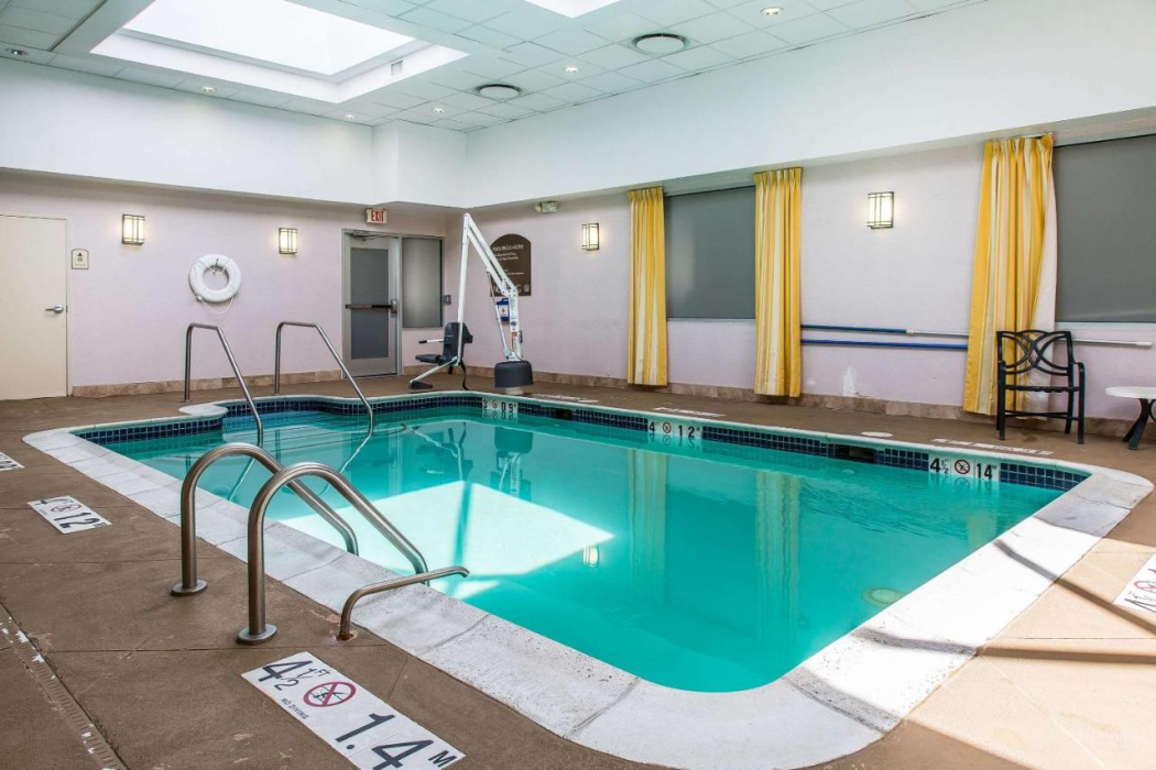 Hamden Hotel & Suites 16/26