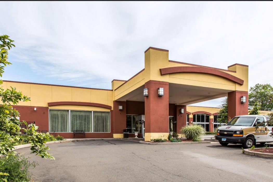 Hamden Hotel & Suites 1/26