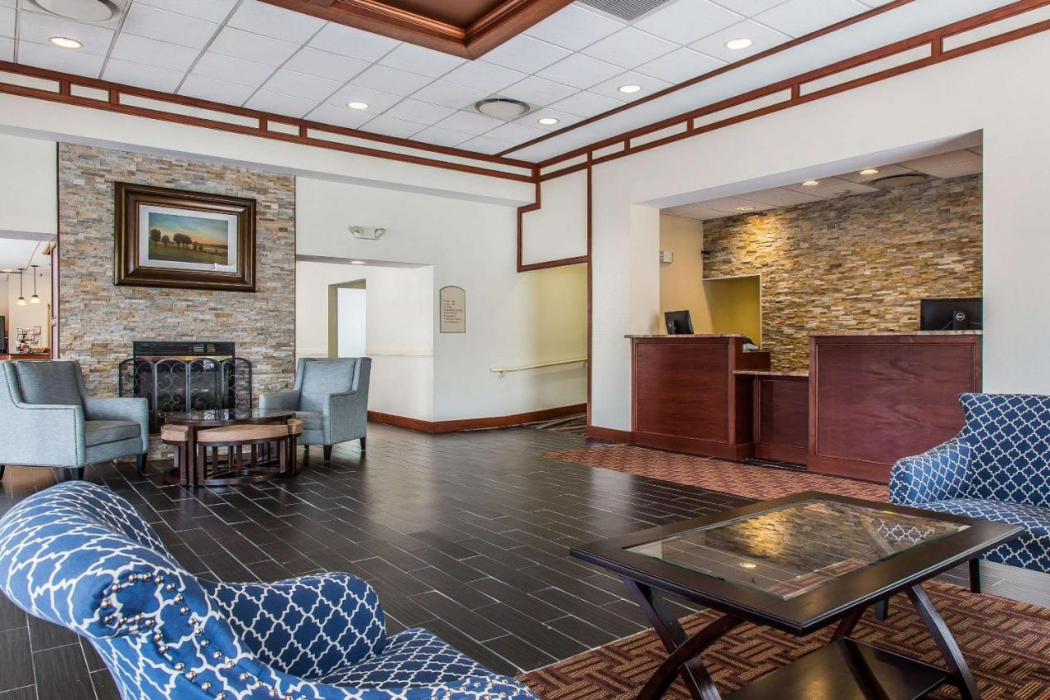 Hamden Hotel & Suites 6/26