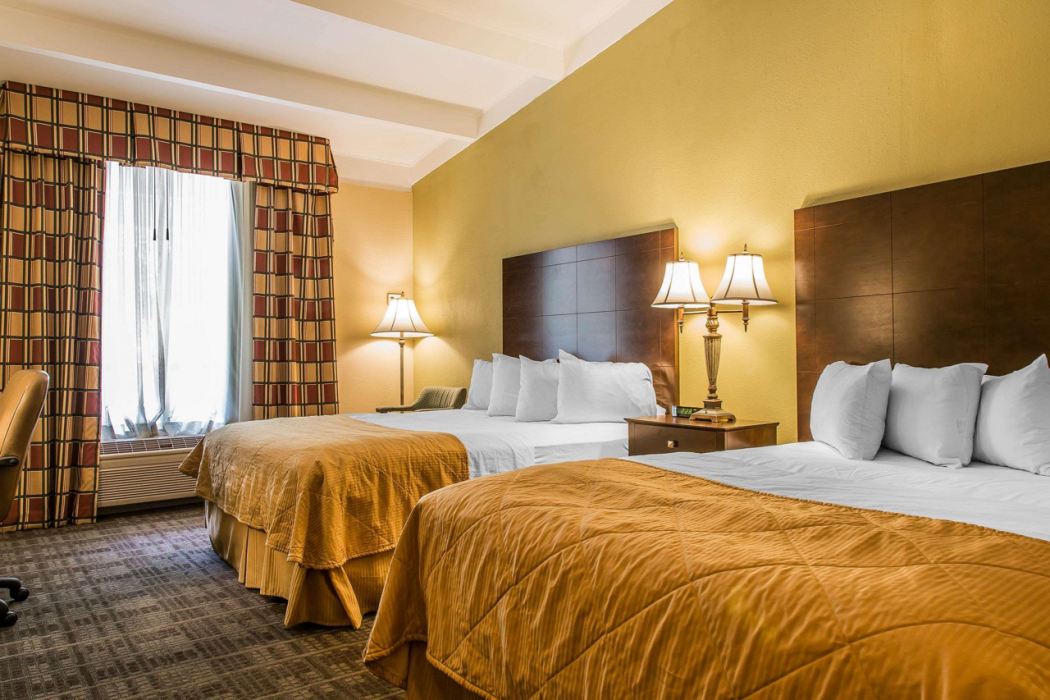 Hamden Hotel & Suites 14/26