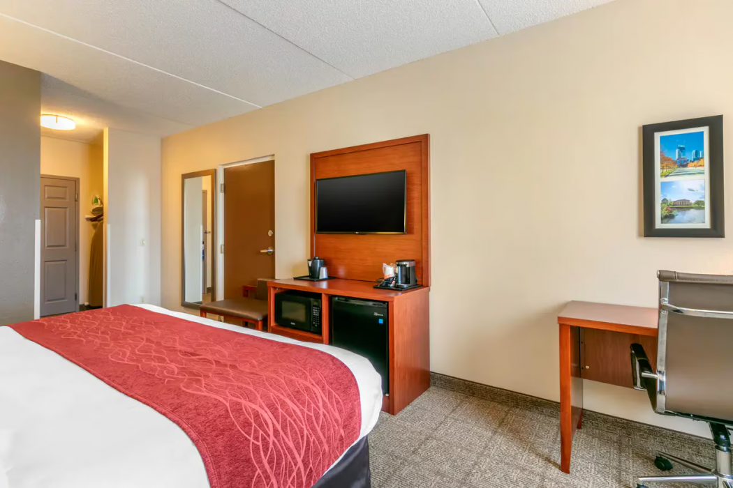 Comfort Inn & Suites Nashville Franklin Cool Springs 8/24