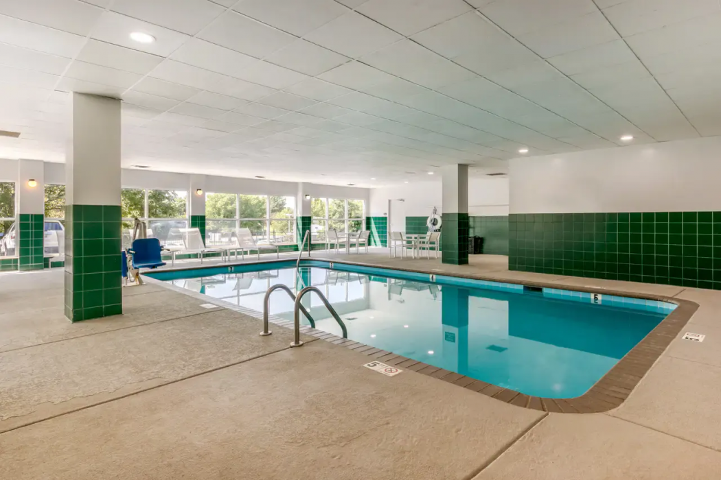 Comfort Inn & Suites Nashville Franklin Cool Springs 17/24