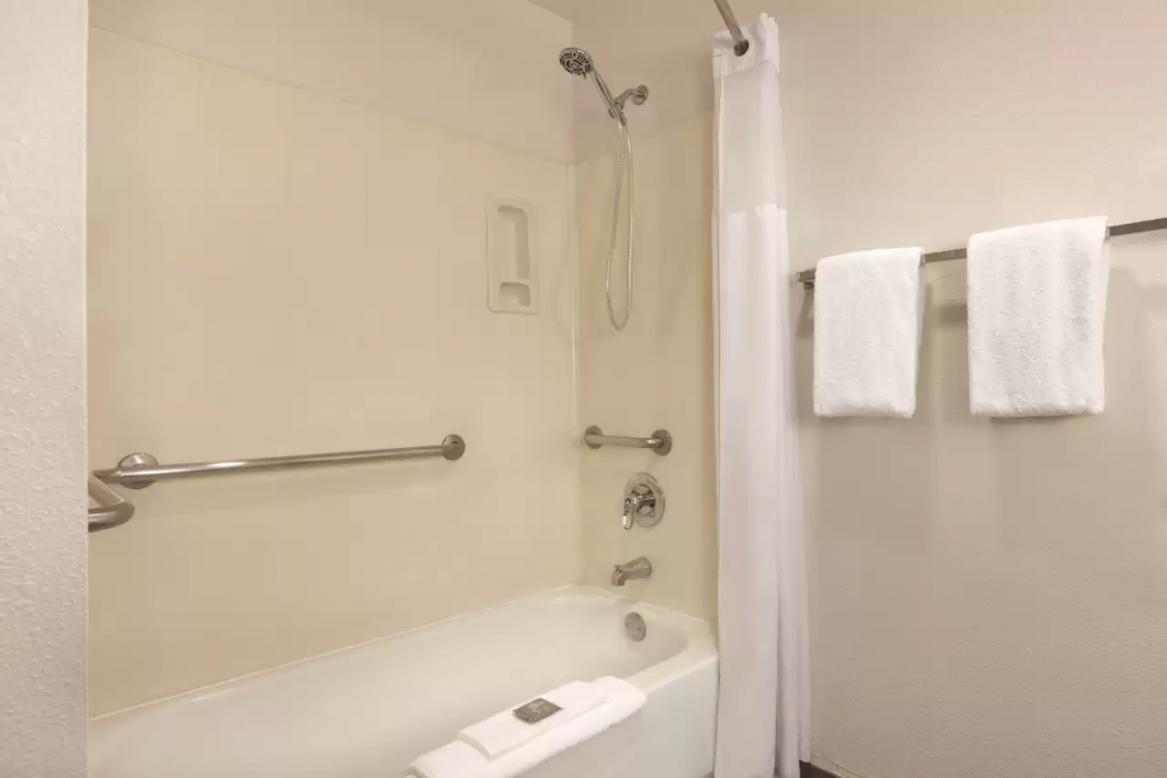 Country Inn & Suites By Radisson Fresno North CA 9/52