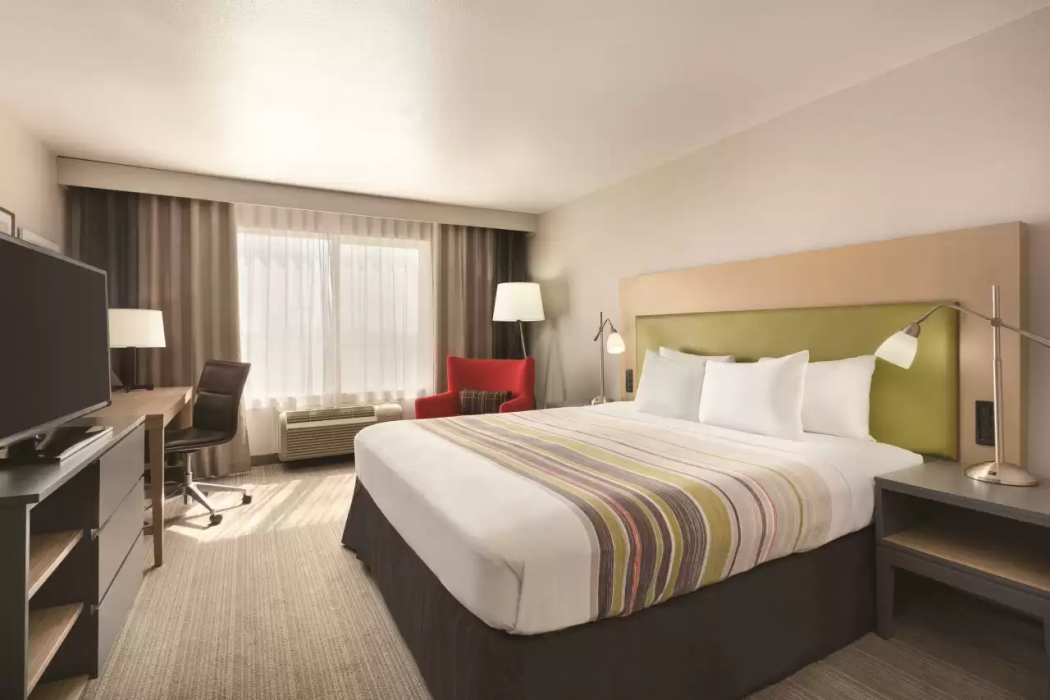 Country Inn & Suites By Radisson Fresno North CA 8/52