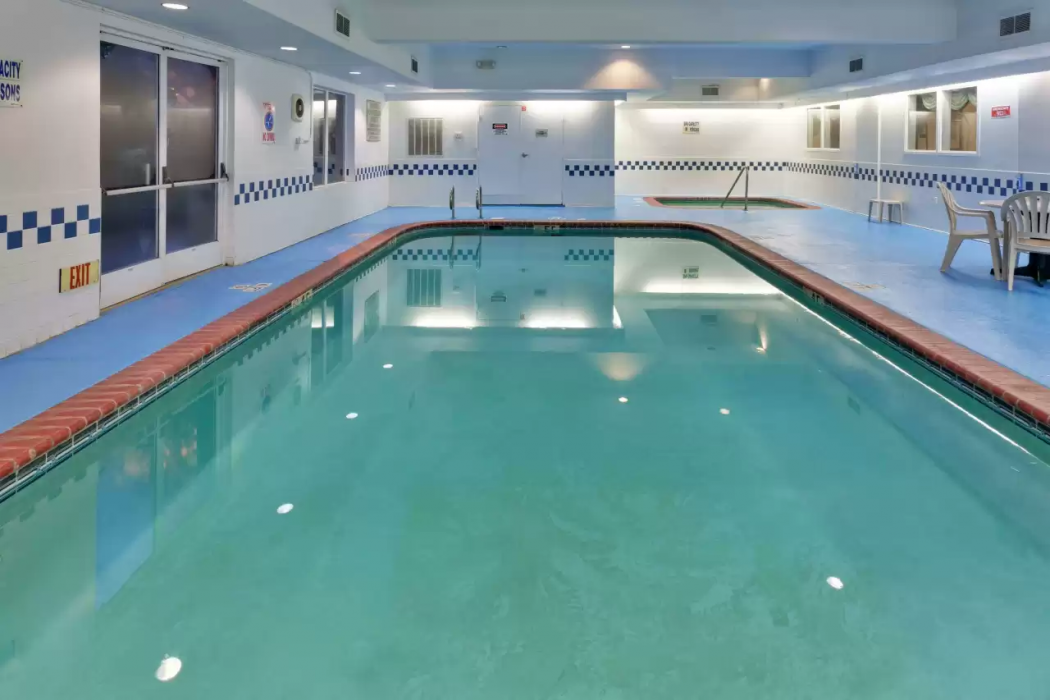 Country Inn & Suites By Radisson Fresno North CA 31/52