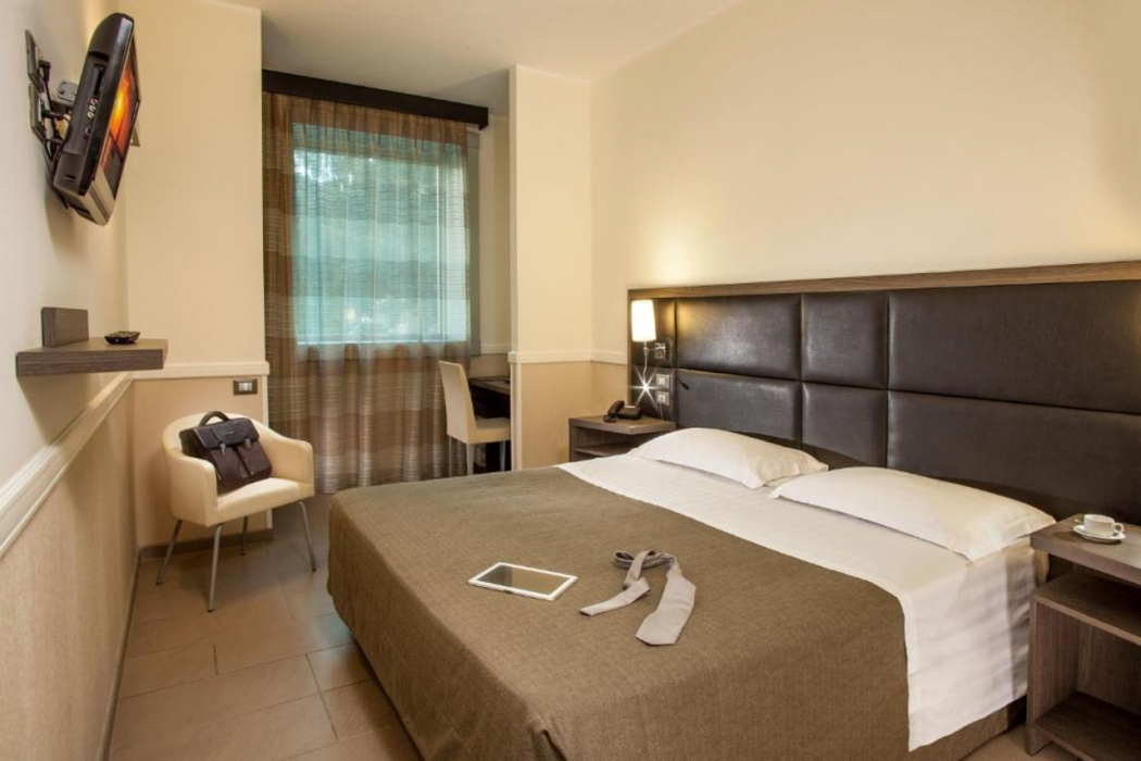 Artis Hotel 16/50